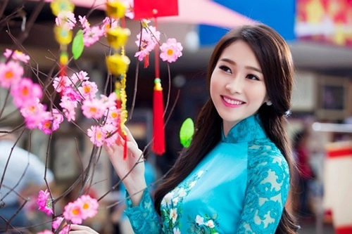 Áo dài đẹp chẳng cần phô phang