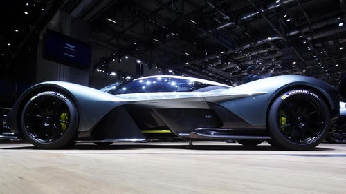 Aston martin valkyrie gây chấn động sân khấu geneva 2017