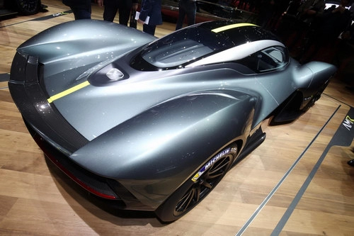 Aston martin valkyrie gây chấn động sân khấu geneva 2017