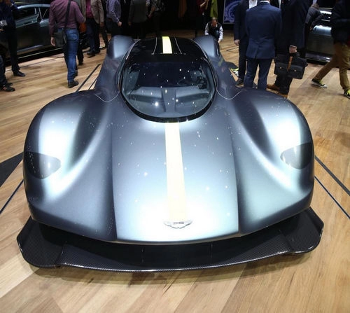 Aston martin valkyrie gây chấn động sân khấu geneva 2017