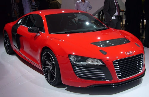 Audi chứng thực việc phát triển audi r8 e-tron