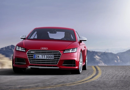 Audi tts 2015 sắc nét và mạnh mẽ