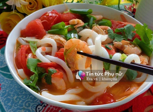 Bánh canh tôm món ngon cho con ăn sáng