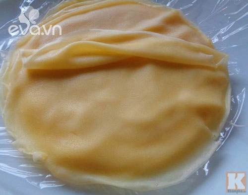 Bánh crepe nhân đào hấp dẫn cuối tuần