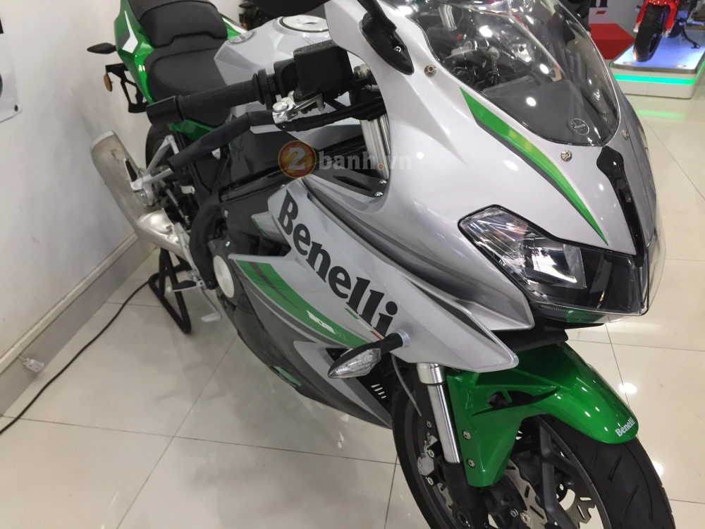 Benelli 302r dẫn đầu phân khúc xe thể thao 300 phân khối về giá bán