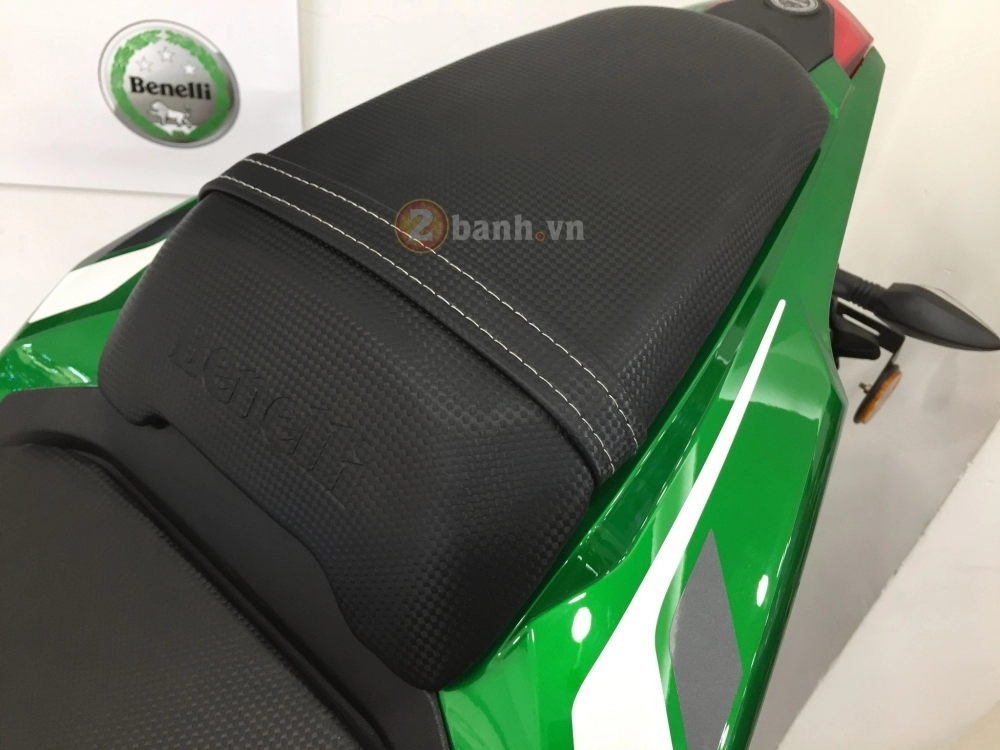 Benelli 302r dẫn đầu phân khúc xe thể thao 300 phân khối về giá bán