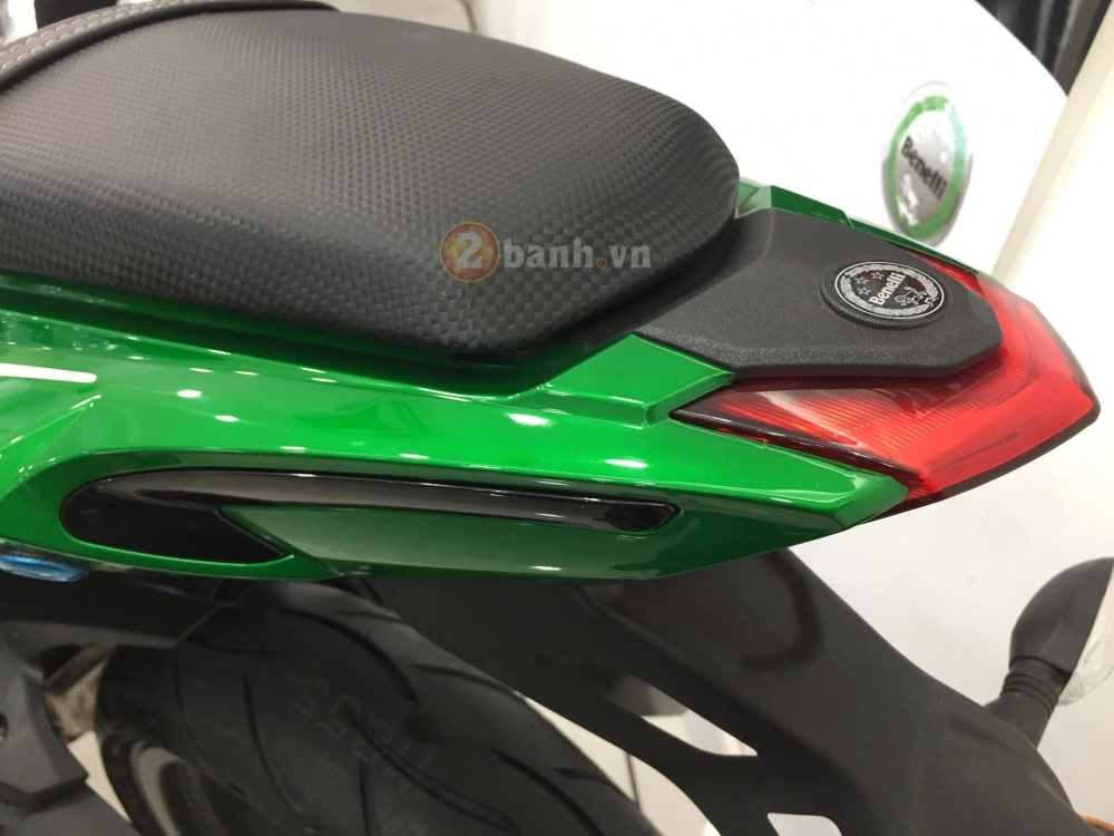 Benelli 302r dẫn đầu phân khúc xe thể thao 300 phân khối về giá bán