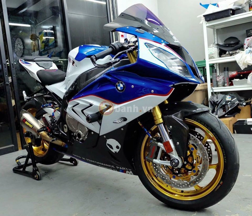 Bmw s1000rr nhẹ nhàng hơn với option nặng ký