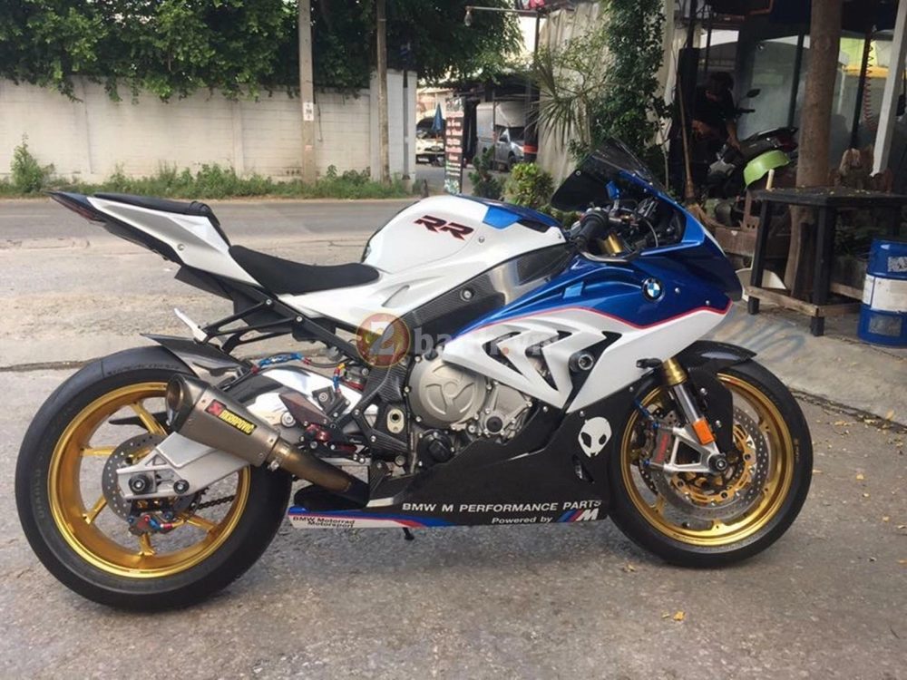 Bmw s1000rr nhẹ nhàng hơn với option nặng ký