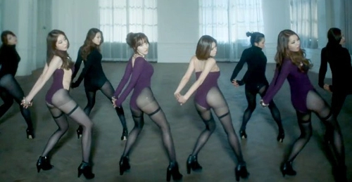 Buồn lòng khi sao hàn sa lầy phong cách sexy