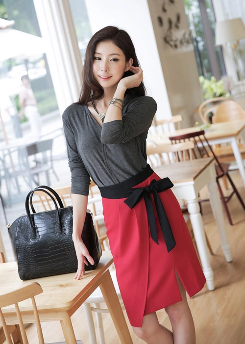Cách mặc áo thun tới sở thật trang nhã