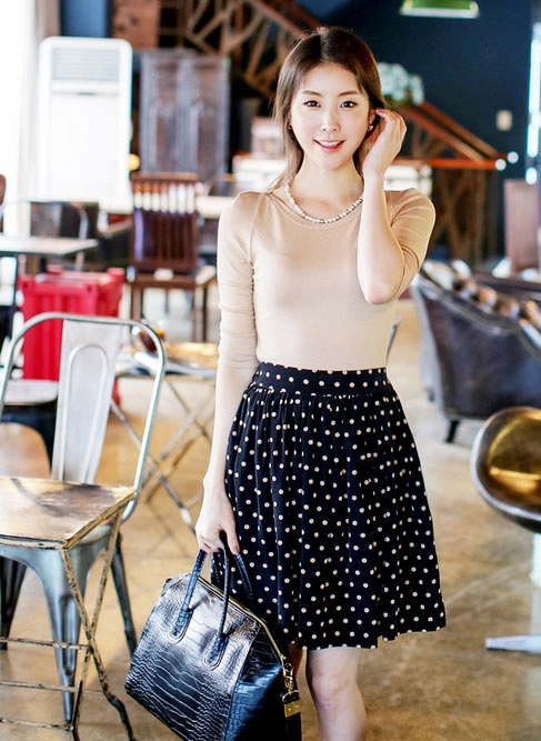 Cách mặc áo thun tới sở thật trang nhã