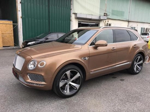 Cận cảnh bentley bentayga đầu tiên tại việt nam