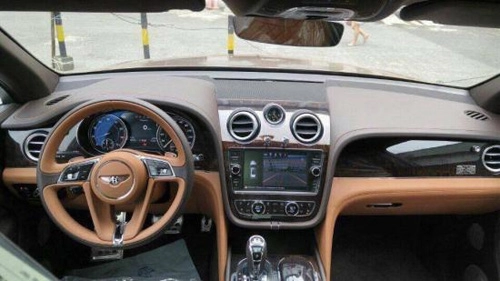 Cận cảnh bentley bentayga đầu tiên tại việt nam