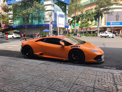 Cận cảnh lamborghini huracan lp610-4 độ novara đầu tiên tại vn