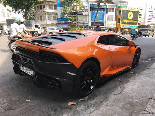 Cận cảnh lamborghini huracan lp610-4 độ novara đầu tiên tại vn