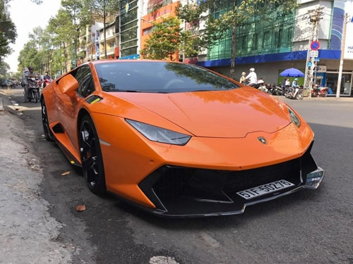 Cận cảnh lamborghini huracan lp610-4 độ novara đầu tiên tại vn