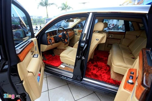 Cận cảnh rolls-royce phantom mạ vàng ở hà nội