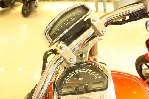 Cận cảnh suzuki intruder 1800 phân khối tại sài gòn