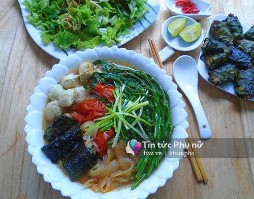 Canh bánh đa chả xương sông ngon đến tận tim