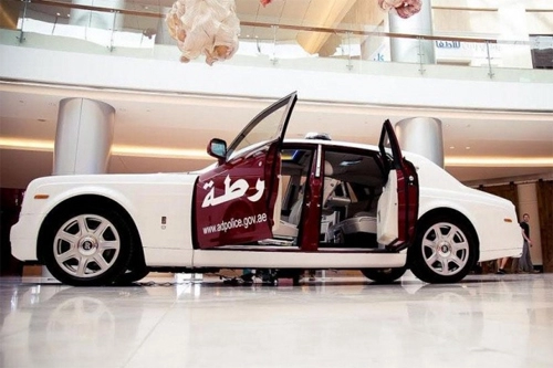  cảnh sát abu dhabi sắm rolls-royce phantom 