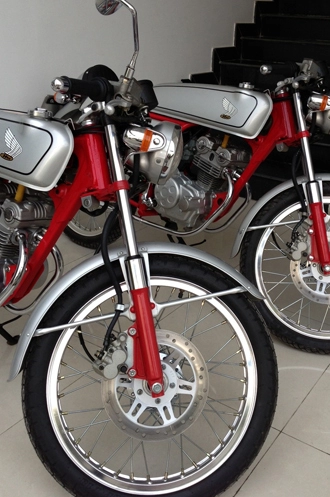  cặp đôi honda dream 50 đón xuân miền sông nước 