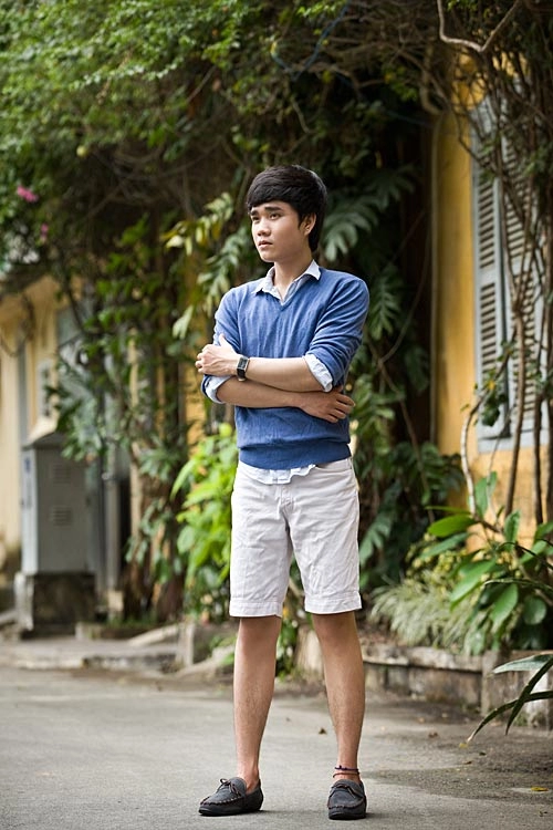Chàng sinh viên 20 tuổi yêu màu chóe