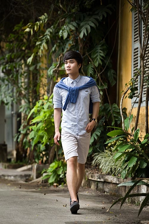 Chàng sinh viên 20 tuổi yêu màu chóe