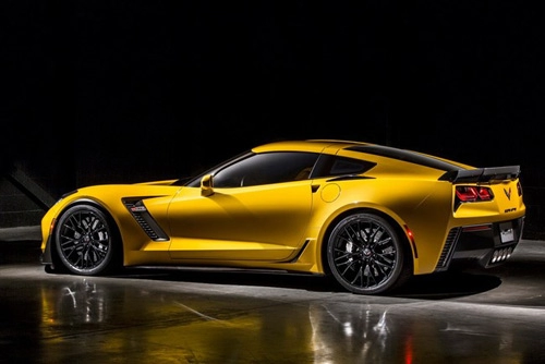 Chevrolet corvette z06 mạnh mẽ và tinh tế