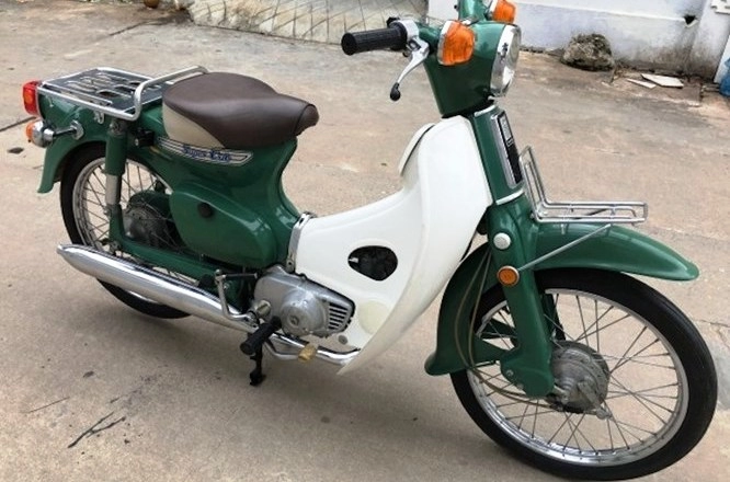 Chiếc honda super cub 79 còn zin hơn cả cục pin