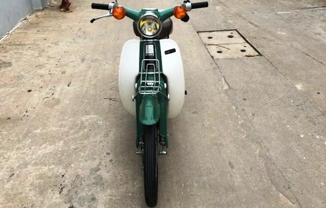 Chiếc honda super cub 79 còn zin hơn cả cục pin