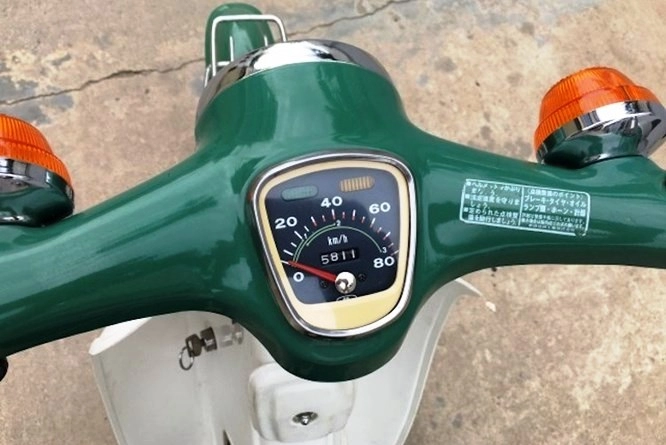 Chiếc honda super cub 79 còn zin hơn cả cục pin