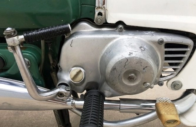 Chiếc honda super cub 79 còn zin hơn cả cục pin