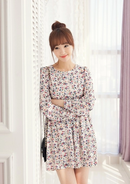 Chọn váy hoa chào nắng tháng tư