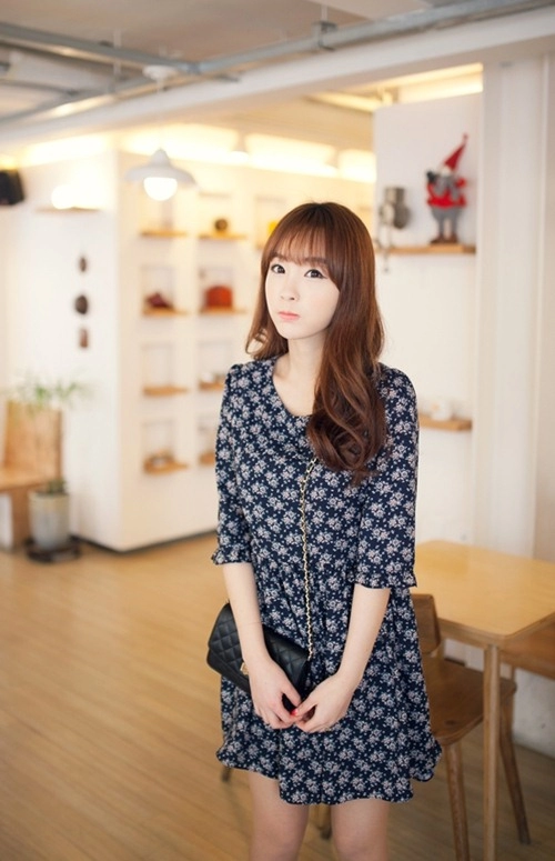 Chọn váy hoa chào nắng tháng tư