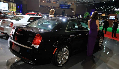 Chrysler 300 2015 mẫu sedan sang chảnh lộ diện