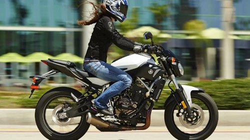 Công bố giá mô tô yamaha fz-07 mới