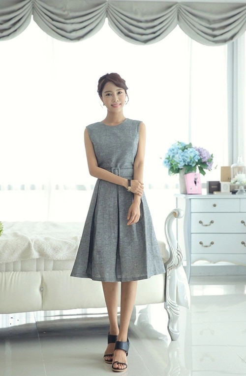 Công sở mùa hè nhẹ nhàng với màu trung tính
