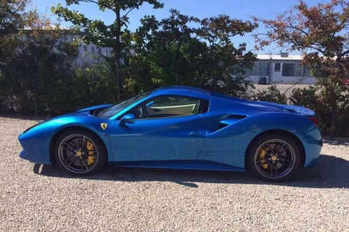 Dân chơi hà nội mạnh tay đưa ferrari 488 spider về việt nam