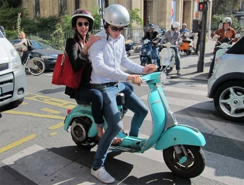  dàn vespa khoe sắc ở paris 