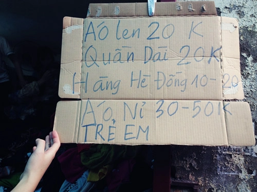 Đầu hè dạo chợ hàng thùng săn đồ độc