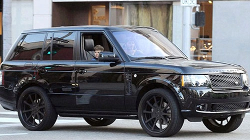 David beckham lượn phố bằng range rover đen