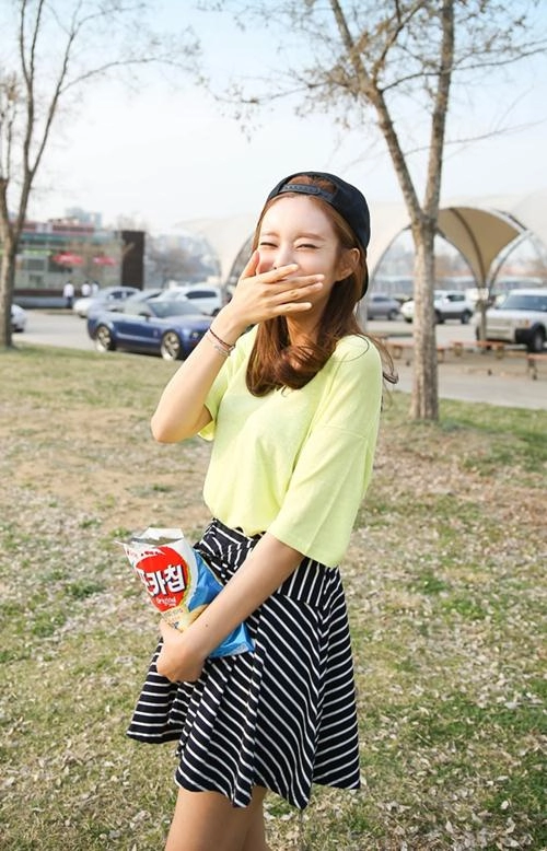 Đẹp cá tính với áo thun trơn 75 ngàn đồng