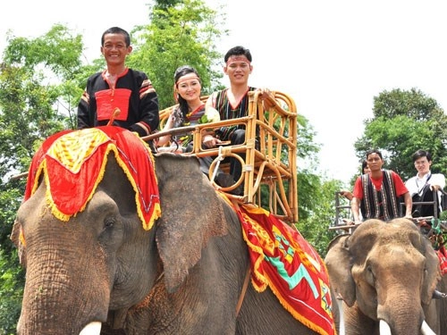 Đón dâu bằng siêu xe chỉ sang thôi còn muốn độc phải thế này mới chất