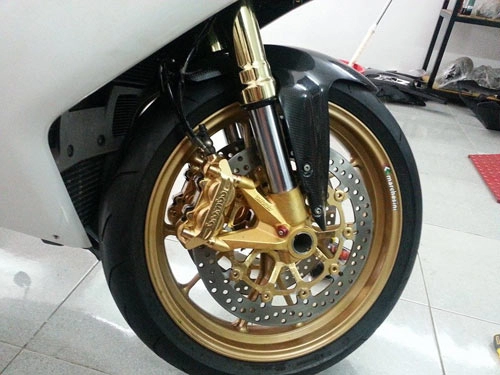 Ducati 848 evo mạ vàng 24k đầu tiên tại việt nam