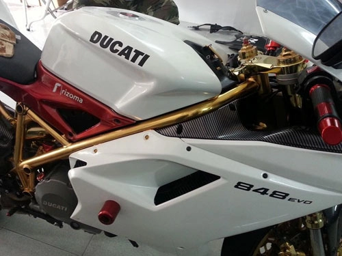 Ducati 848 evo mạ vàng 24k đầu tiên tại việt nam