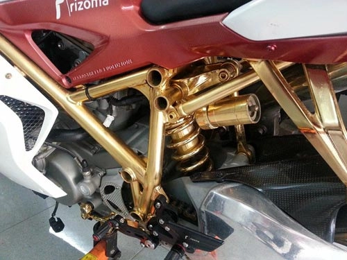 Ducati 848 evo mạ vàng 24k đầu tiên tại việt nam