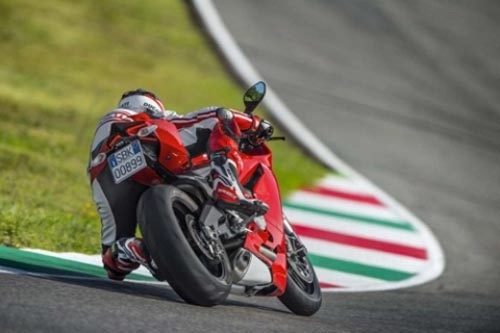 Ducati 899 panigale bất ngờ ra mắt