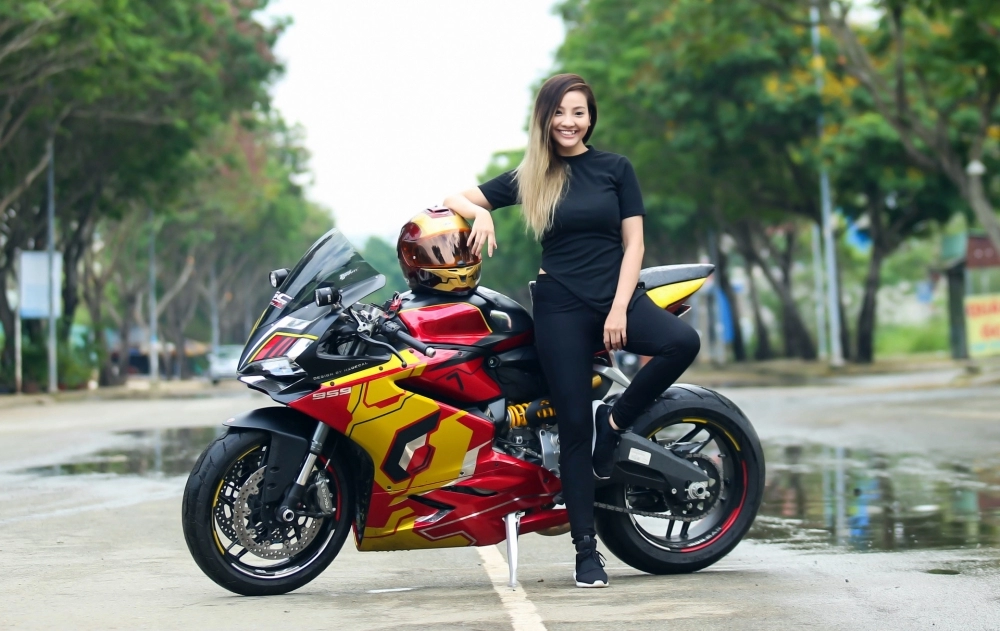 Ducati 959 panigale phiên bản iron man của nữ biker 9x sài thành