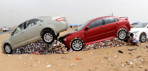  dựng bệ đá cho ôtô ở saudi arabia 